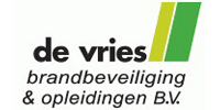 Logo De Vries Brandbeveiliging en Opleidingen BV